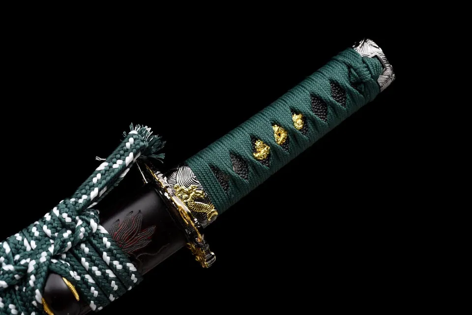 Tantō Ryokurin en acier T10 avec hamon, ito vert forêt, vue 6