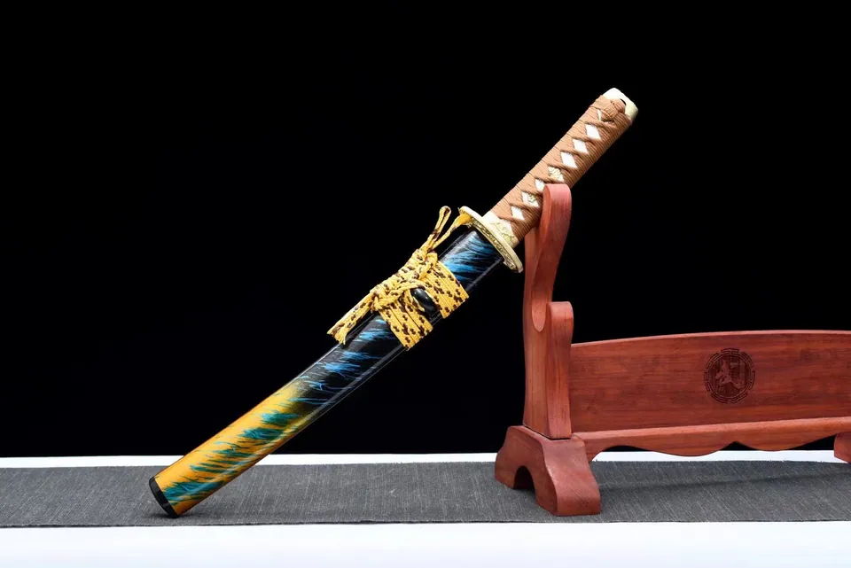 Tantō Taiyou en acier T10, tsuba en cuivre sculpté