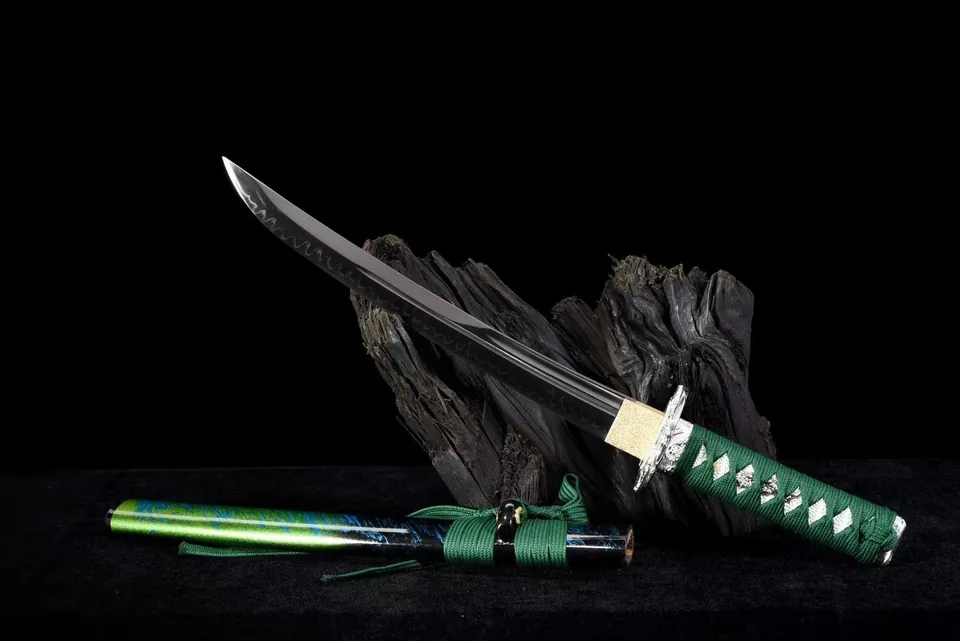 Tantō Yoake en acier T10 avec bo-hi, tsuba cuivre et laiton, vue 2