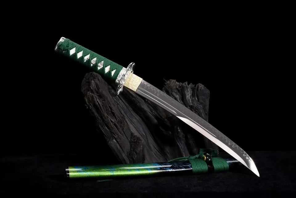 Tantō Yoake en acier T10 avec bo-hi, tsuba cuivre et laiton, vue 3