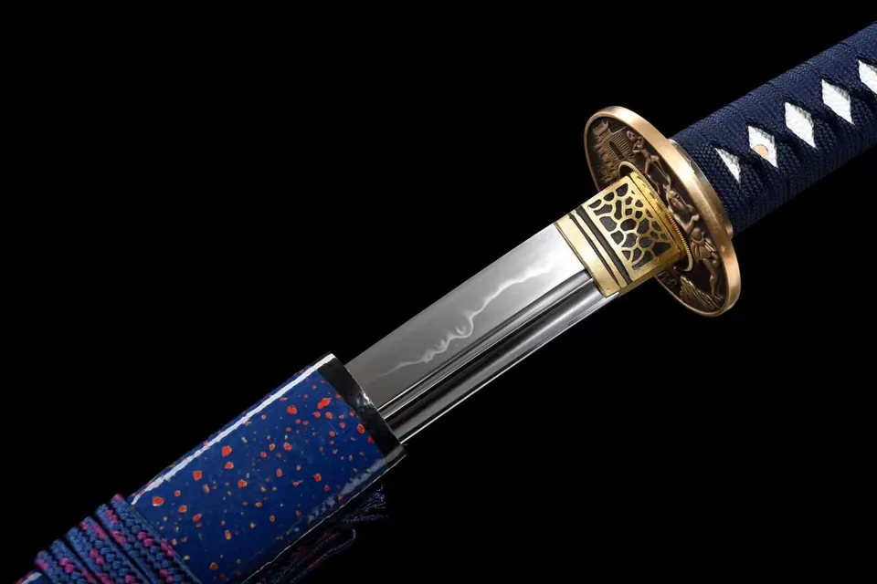 Wakizashi Akuma en acier T10 avec bo-hi, tsuba en cuivre doré, vue 3