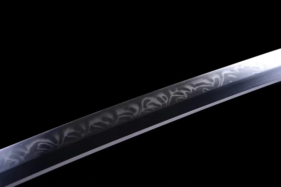 Wakizashi Hayashi en acier T10, monture en bois sans tsuba, vue 3