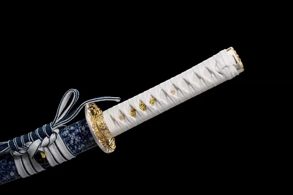 Wakizashi Kaiyō en acier T10 avec bo-hi, tsuba en zinc doré, vue 5