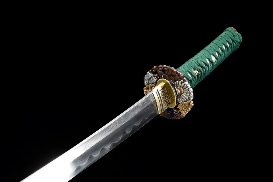 Wakizashi Kiku en acier damas, tsuba chrysanthème doré, vue 5
