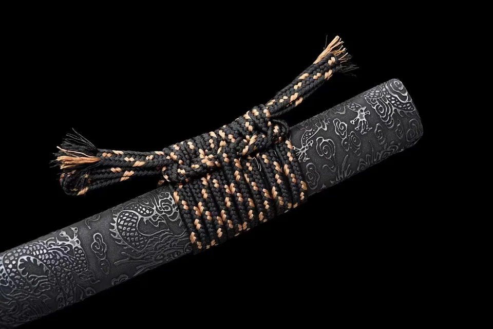 Wakizashi Ryu en acier damas rouge, tsuba en cuivre sculpté, vue 6